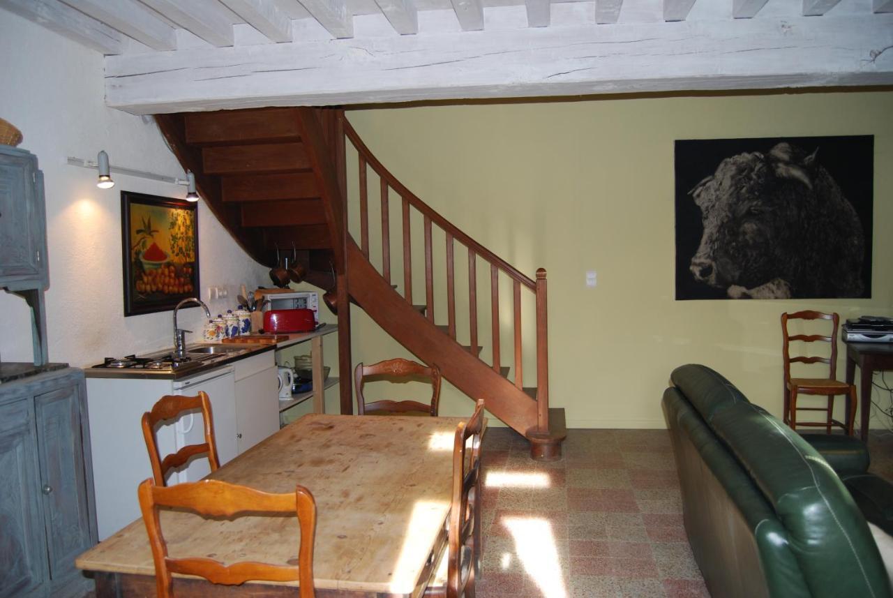 Bed and Breakfast La Tour Marcilly-la-Gueurce Esterno foto